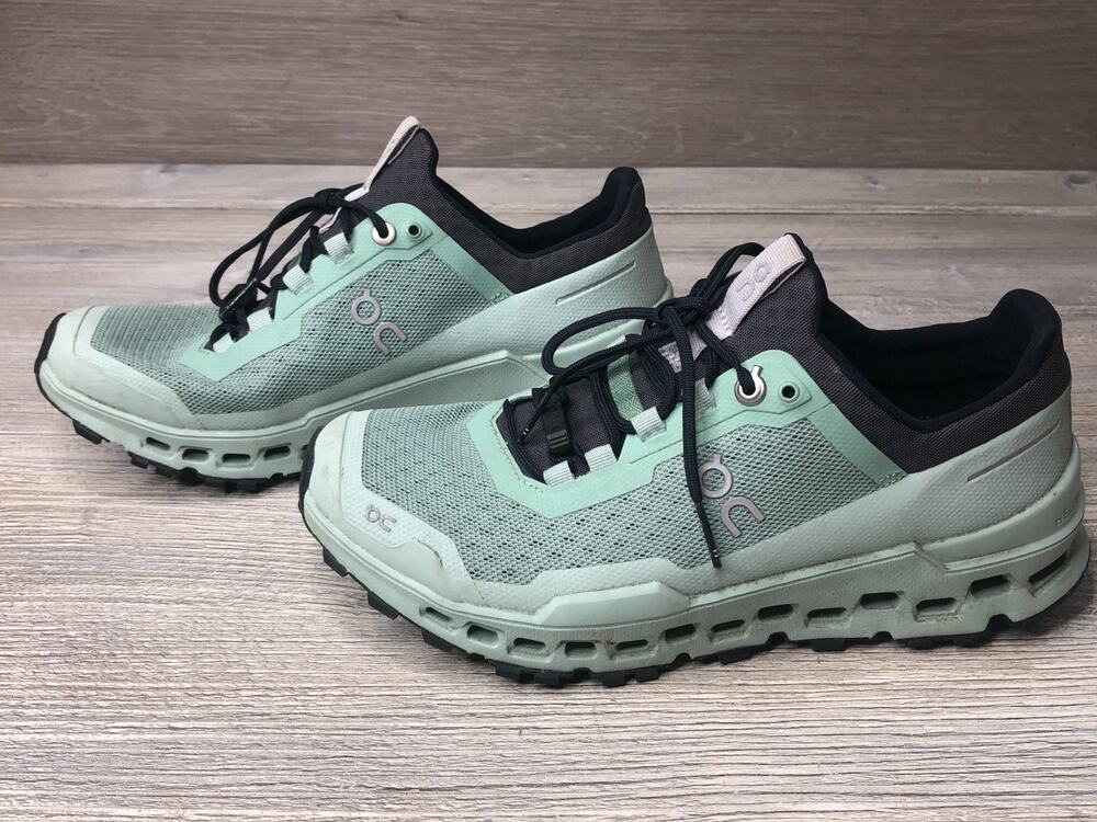 ON CLOUD Womens Cloudultra-For versatile runners-Vine/Meadow-US 6.5 - EU 37
